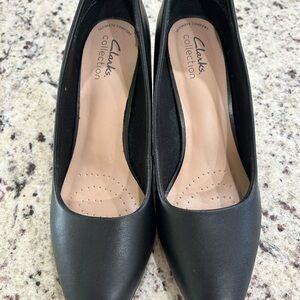 Clarks Women's Black Pumps